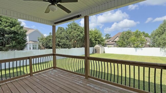 Building Photo - 809 Carousel Ct