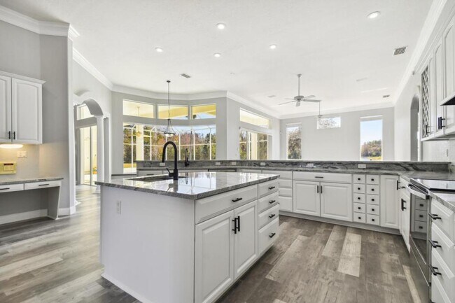 Primary Photo - 6644 Country Club Rd