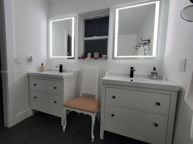 Building Photo - 19930 SW 118th Pl