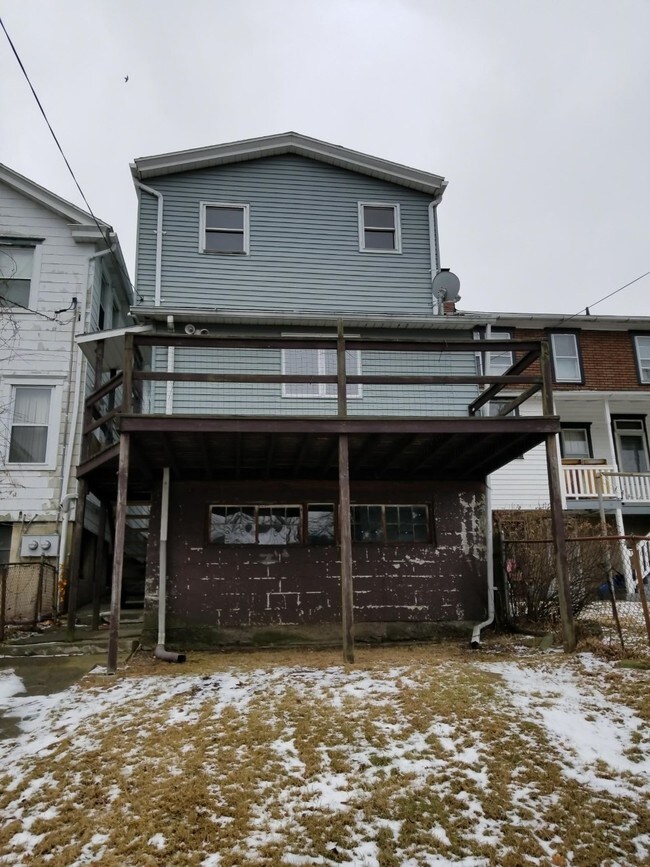 Building Photo - 23 E Ridge St