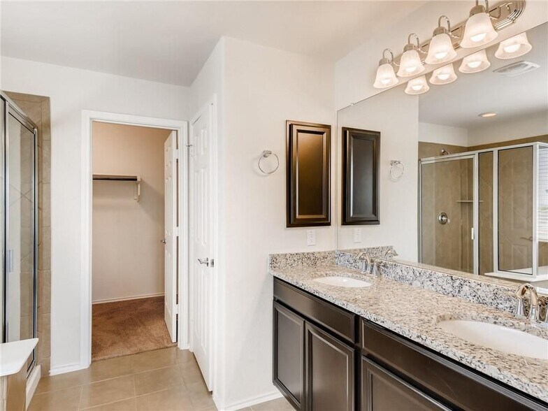 Building Photo - 9801 Tolima Dr