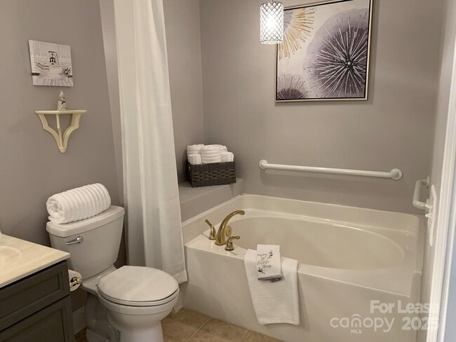 Building Photo - 9033 Rosalyn Glen Rd