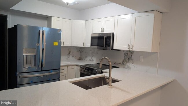 Building Photo - 3801 Ernst Dr