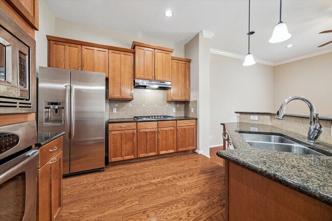 Building Photo - 5629 Dolores St