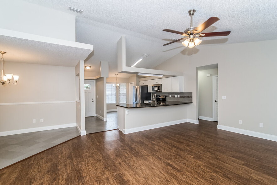 Building Photo - 2221 Alderney Ct