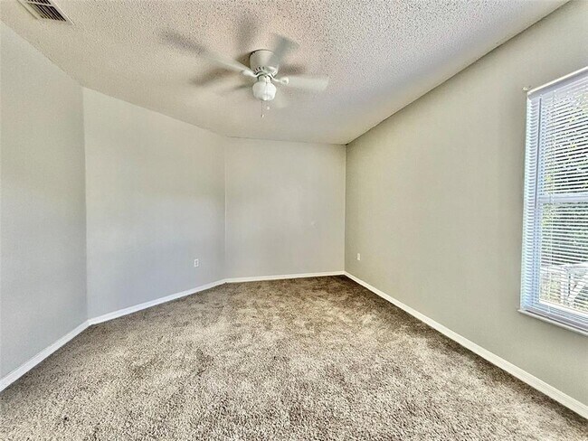 Building Photo - 554 Pinehurst Cove