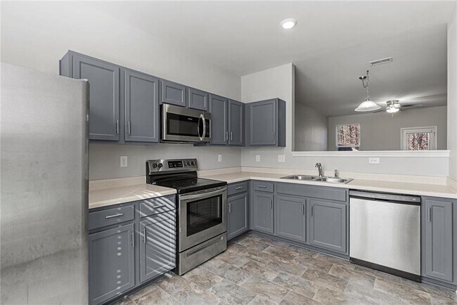 Building Photo - 2505 Piering Dr