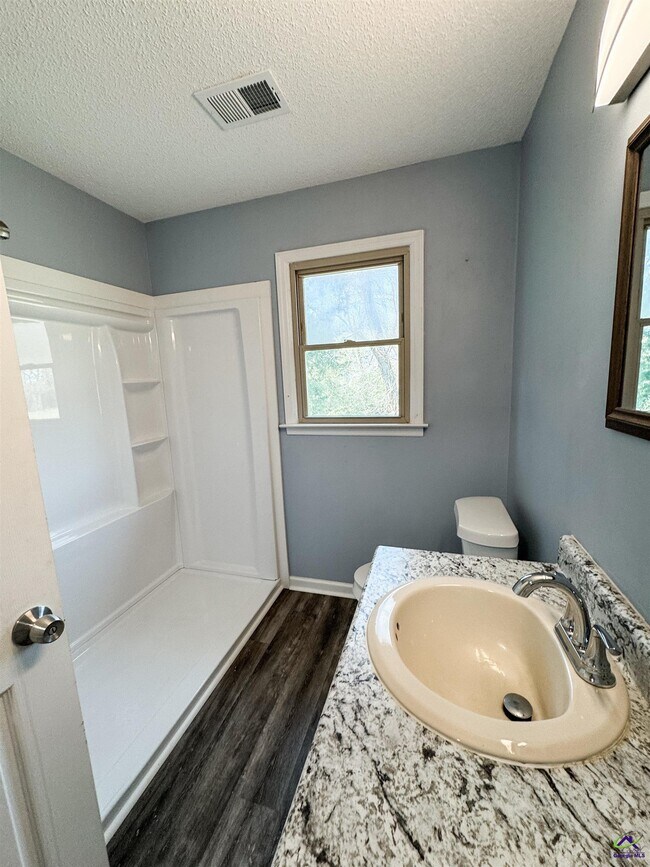 Building Photo - 2108 Marshallville Rd