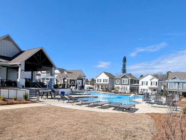 Building Photo - 353 Commonwealth Blvd