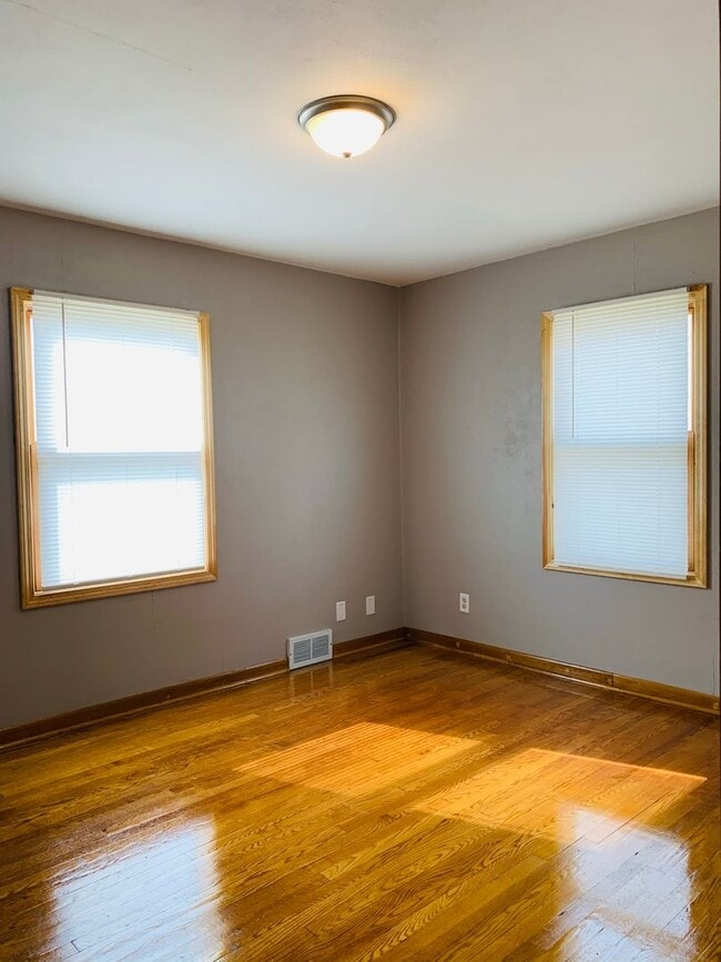 Building Photo - Beautiful Single Family Home!