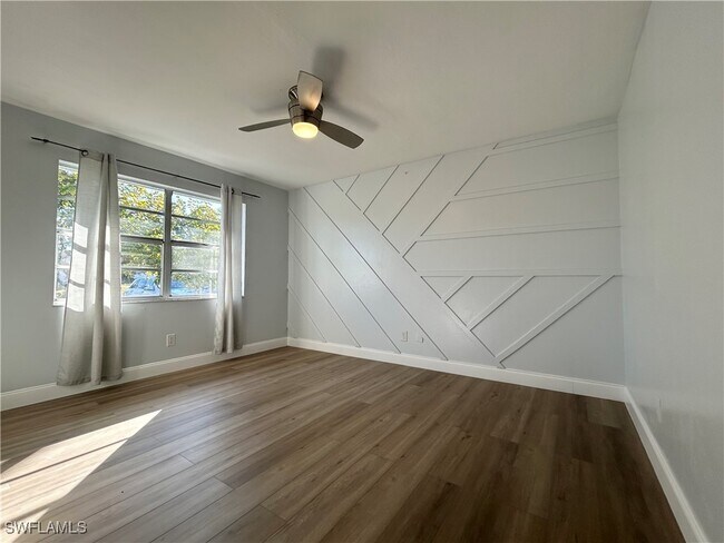 Building Photo - 1428 SE 20th Ave