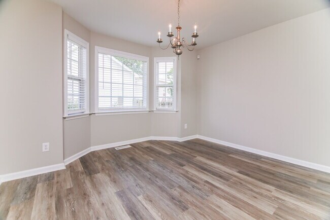 Building Photo - 147 Tralee Dr