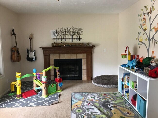 Building Photo - Spacious West Jordan 4 Bedroom!