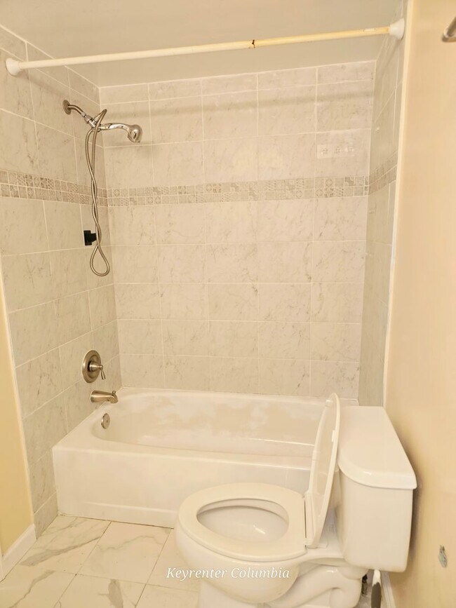 Building Photo - Beautiful 3BR Townhome in Burtonsville | Garage, Deck & Community Amenities