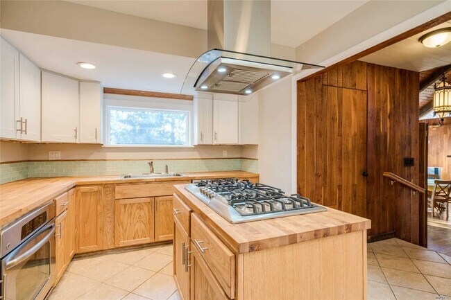Building Photo - 46 Ivy Dr