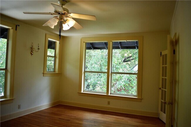 Building Photo - 503 Texas Ave