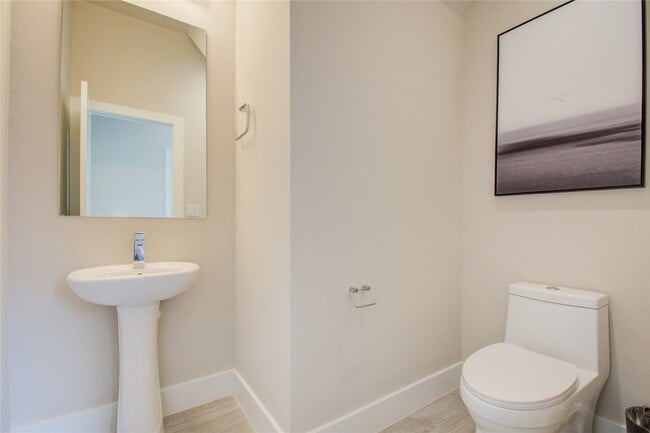 Building Photo - 4914 Noble St