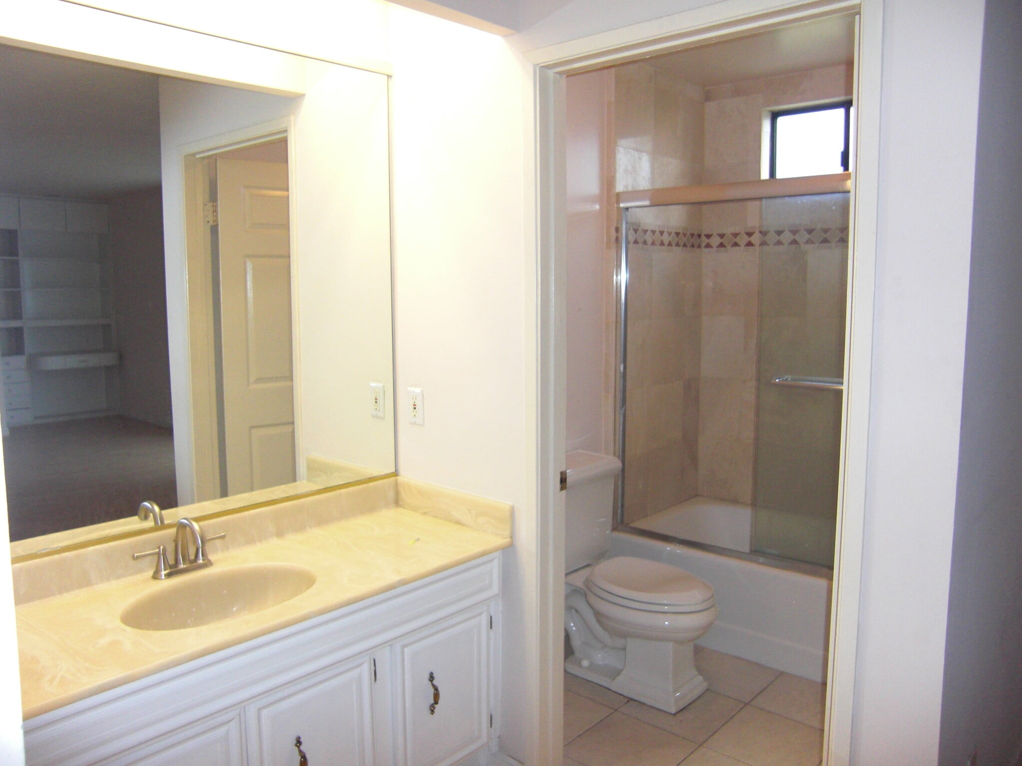 Building Photo - 22451 Dolorosa St