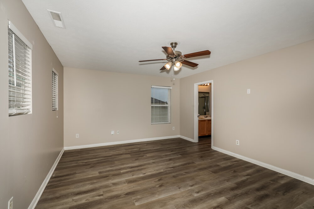 Building Photo - 8025 Cole Wood Blvd