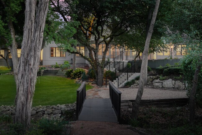 Building Photo - 506 Konstanty Cir