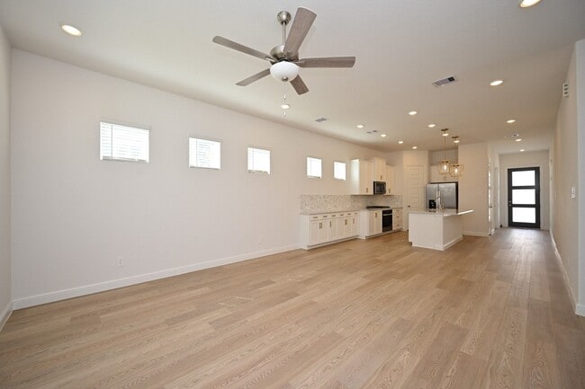 Building Photo - 4112 Farm Holw St