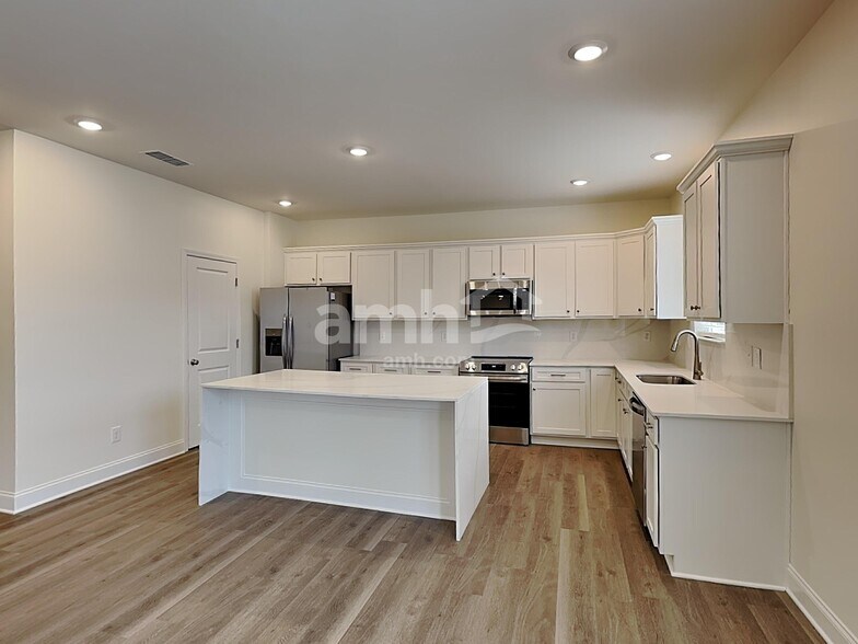 Building Photo - 3019 Ansley Place Rd