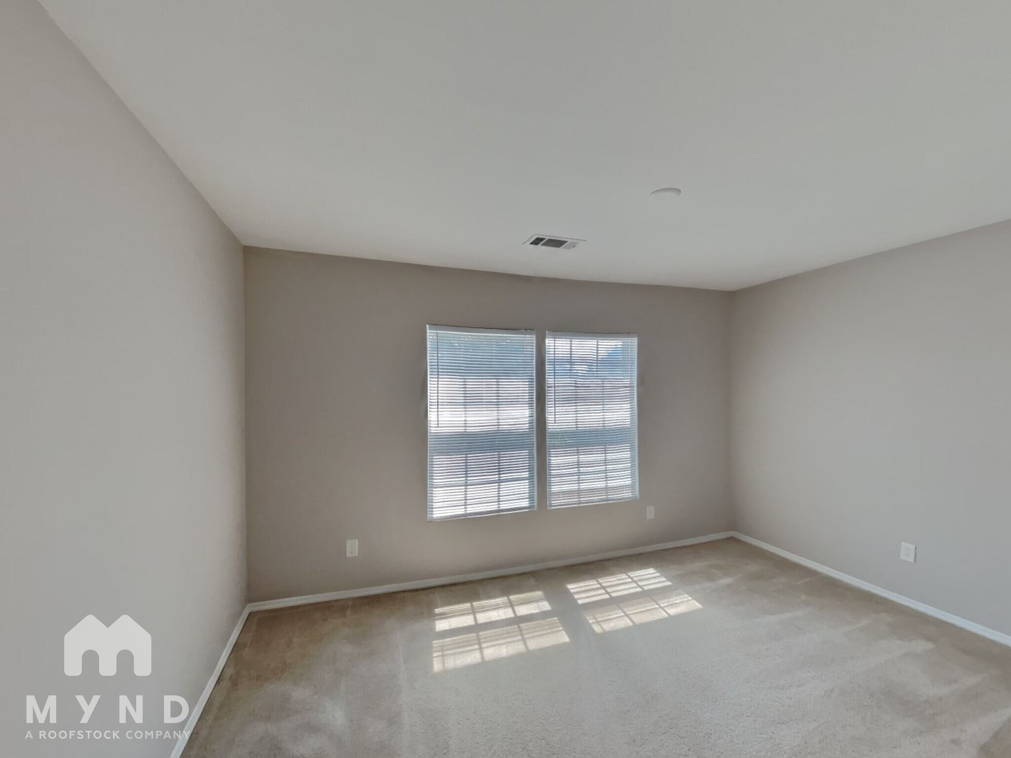 Building Photo - 6215 Woodland Commons Dr