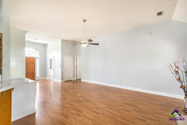Building Photo - 217 Sedgebrooke Dr