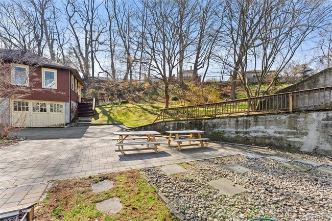 Building Photo - 92 Pocantico St