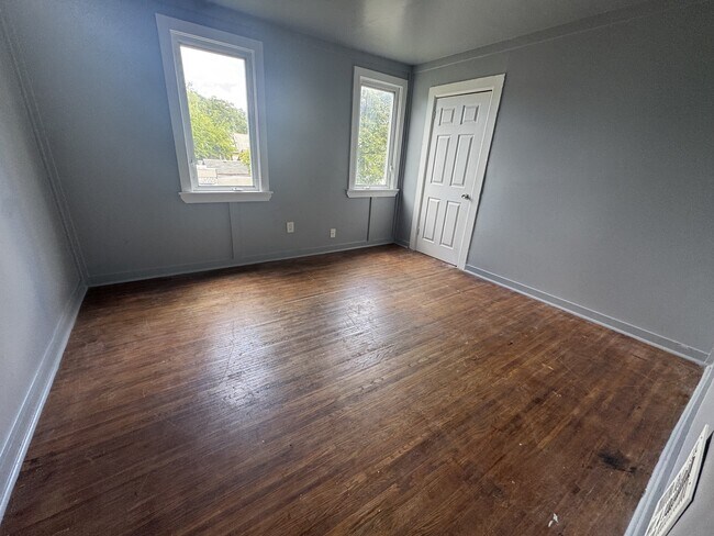 Building Photo - 141 Parkway
