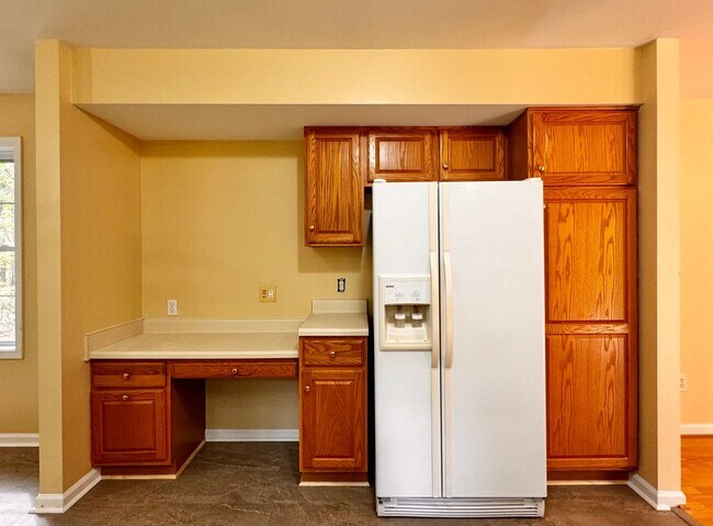 Building Photo - Log Home Nestled in the Woods, Albemarle County Location