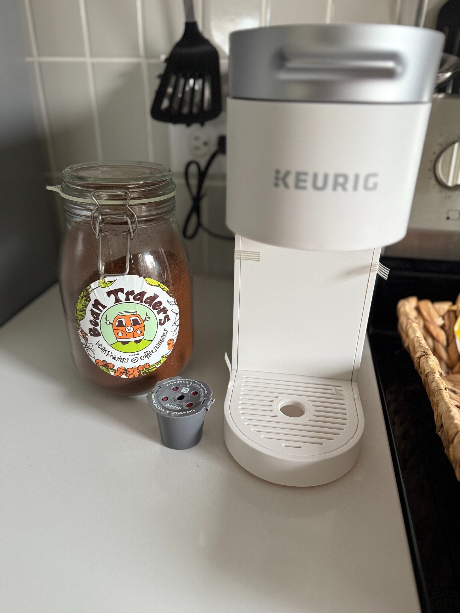 Building Photo - Room in Apartment on Liberty St