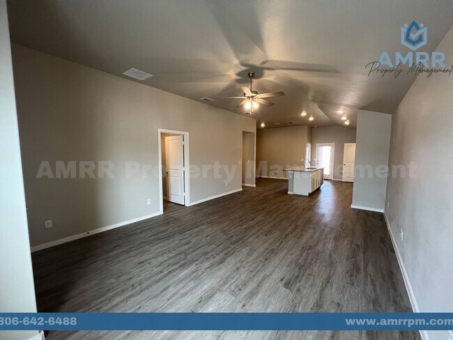 Building Photo - 2023 Kenwood Ave