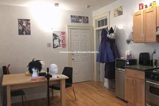 Building Photo - 833-835 Beacon St. Unit 104