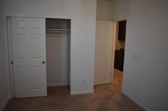 Building Photo - 1441 Bianchi Ln
