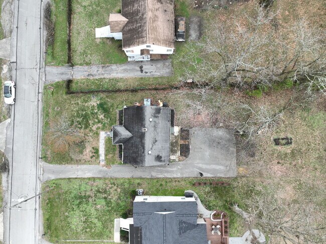 Building Photo - Renovated East Nashville Home | 3BR + Washer/Dryer + Off-Street Parking