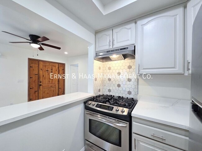 Building Photo - 1084 Walnut Ave