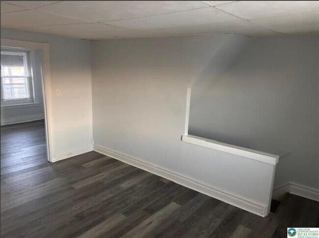 Building Photo - 322 N Franklin St