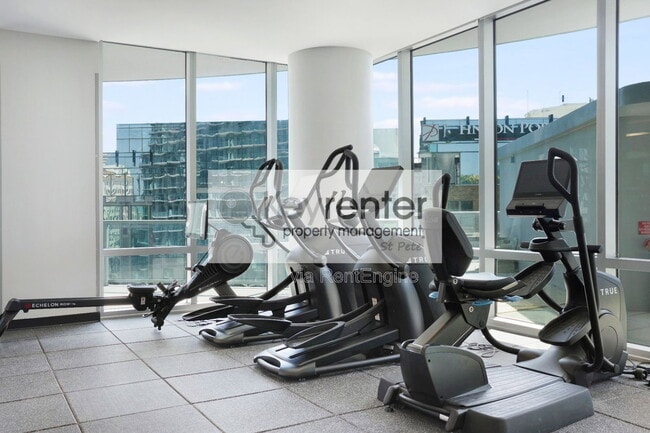 Building Photo - 400 Central Ave