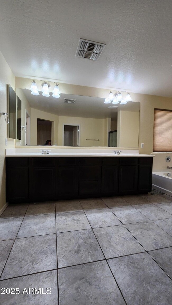 Building Photo - 21341 N Liles Ln