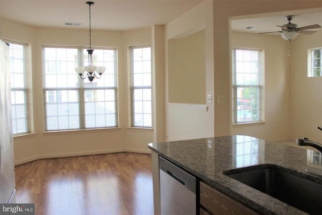 Building Photo - 6480 Cheyenne Dr