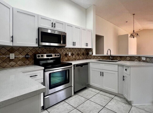 Building Photo - 4481 Dogwood Cir
