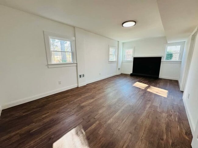 Building Photo - 1001 Archdale Dr