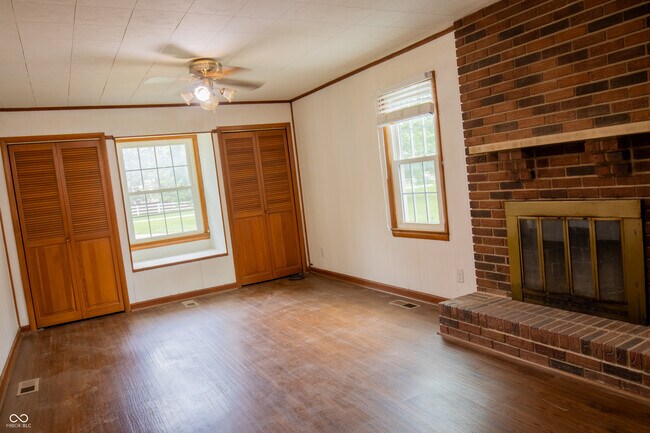 Building Photo - 1444 N Mill Creek Rd