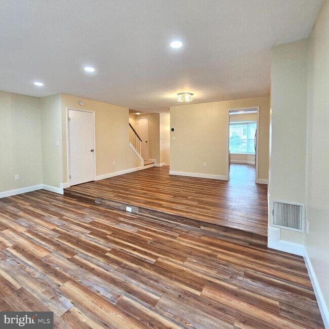 Building Photo - 7811 Wintercress Ln