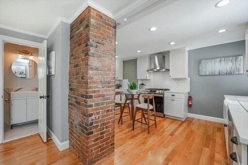 Building Photo - 15 Rushmore St