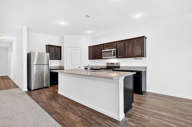 Building Photo - 1024 Banyon Tree Ln