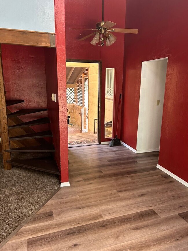 Building Photo - 3886 Canyon Loop