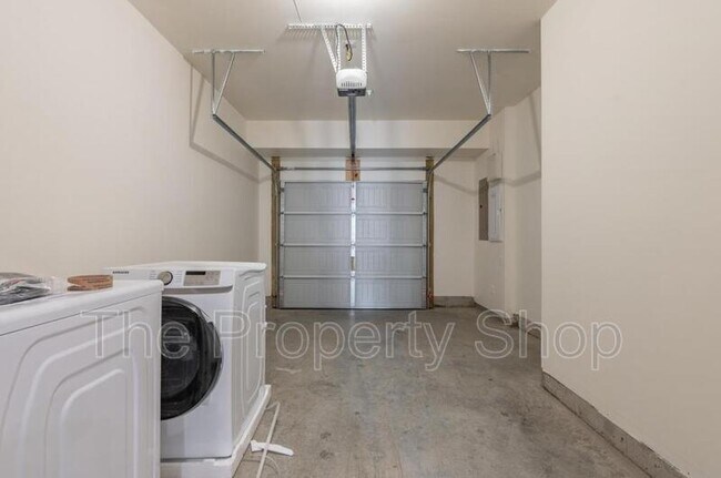 Building Photo - 2620 Lassen Pl