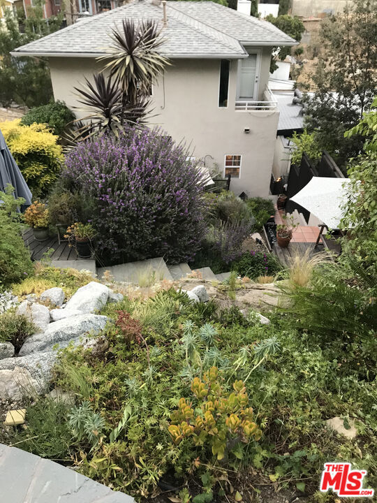 Building Photo - 444 W Avenue 37